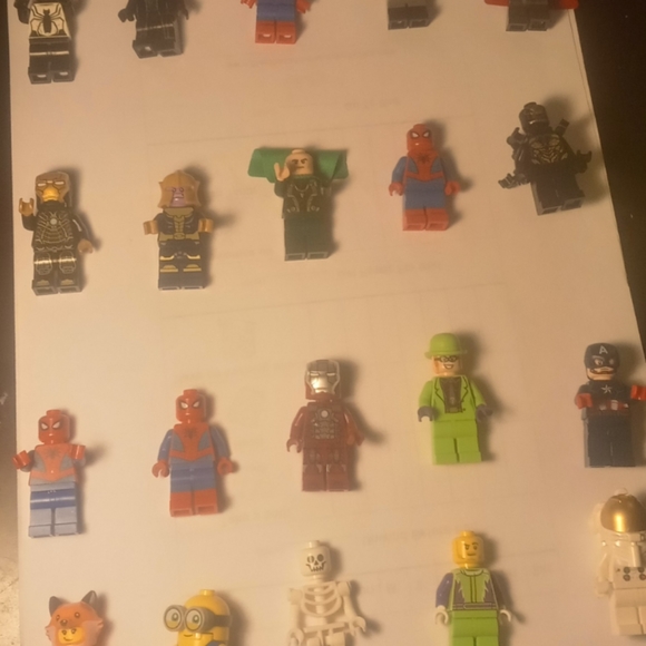 - Lego minifigures SUPRISE box 4pcs - Picture 3 of 5